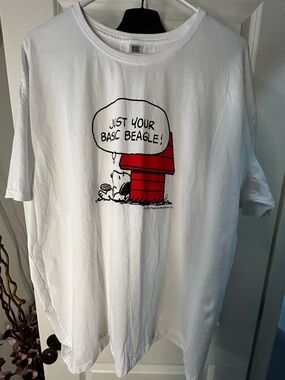NWOT Very Cute Snoopy Peanuts T-Shirt XXL